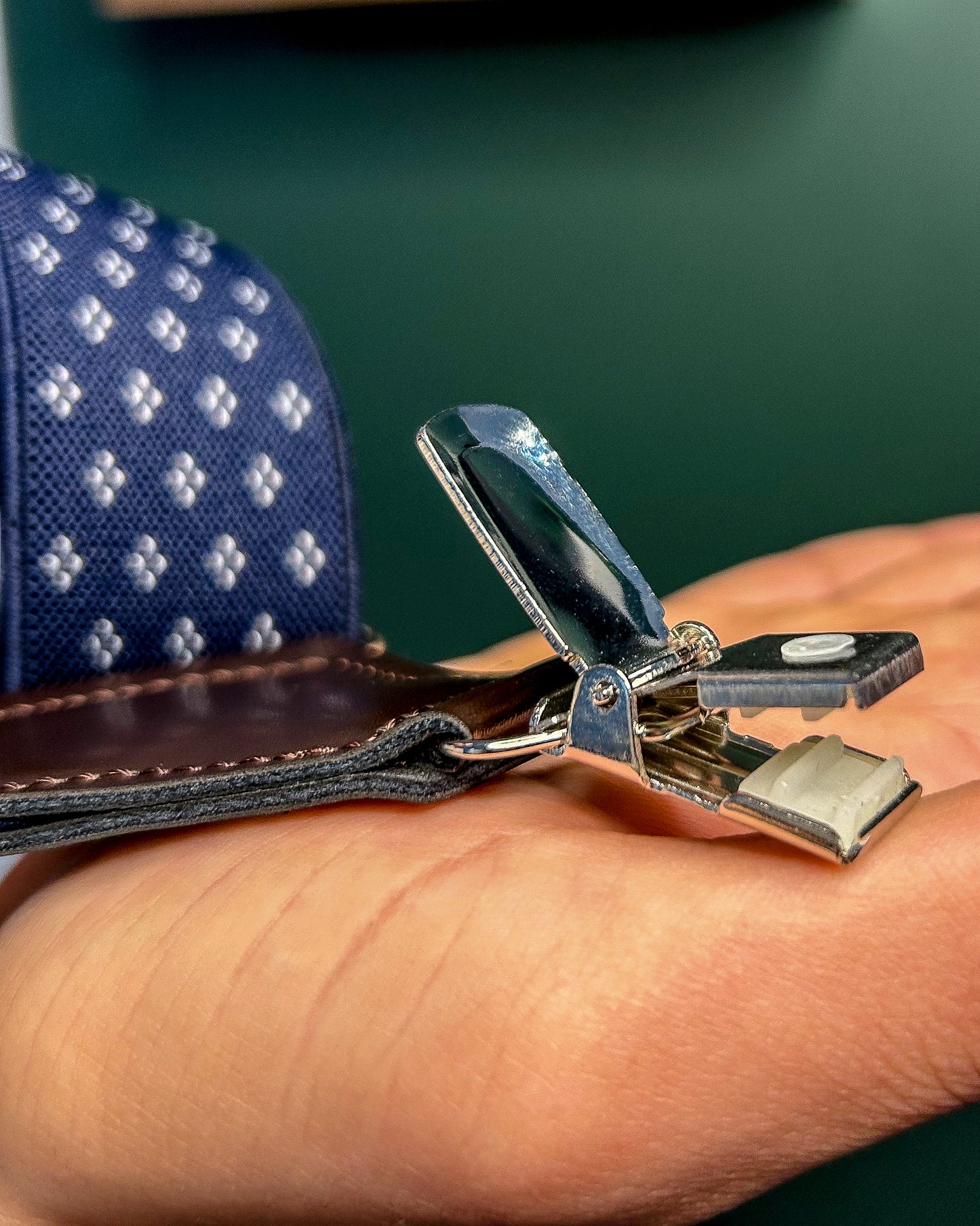 Bretelle X Bleu Marine à Motif Diamant