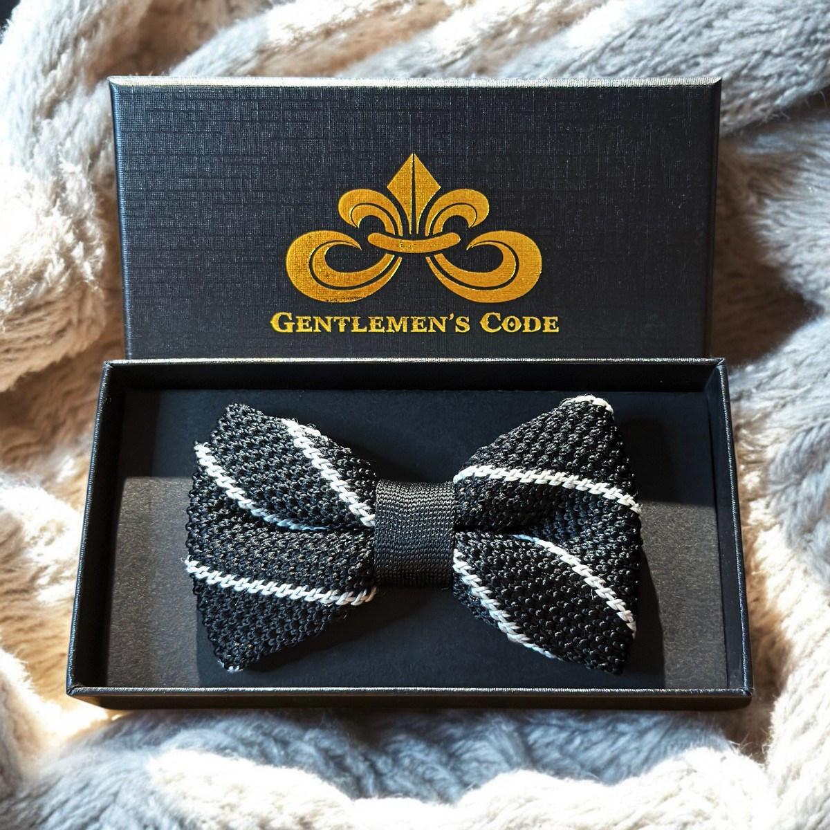 Nœud Papillon Petit Gentleman Tricot Lignes Discrètes