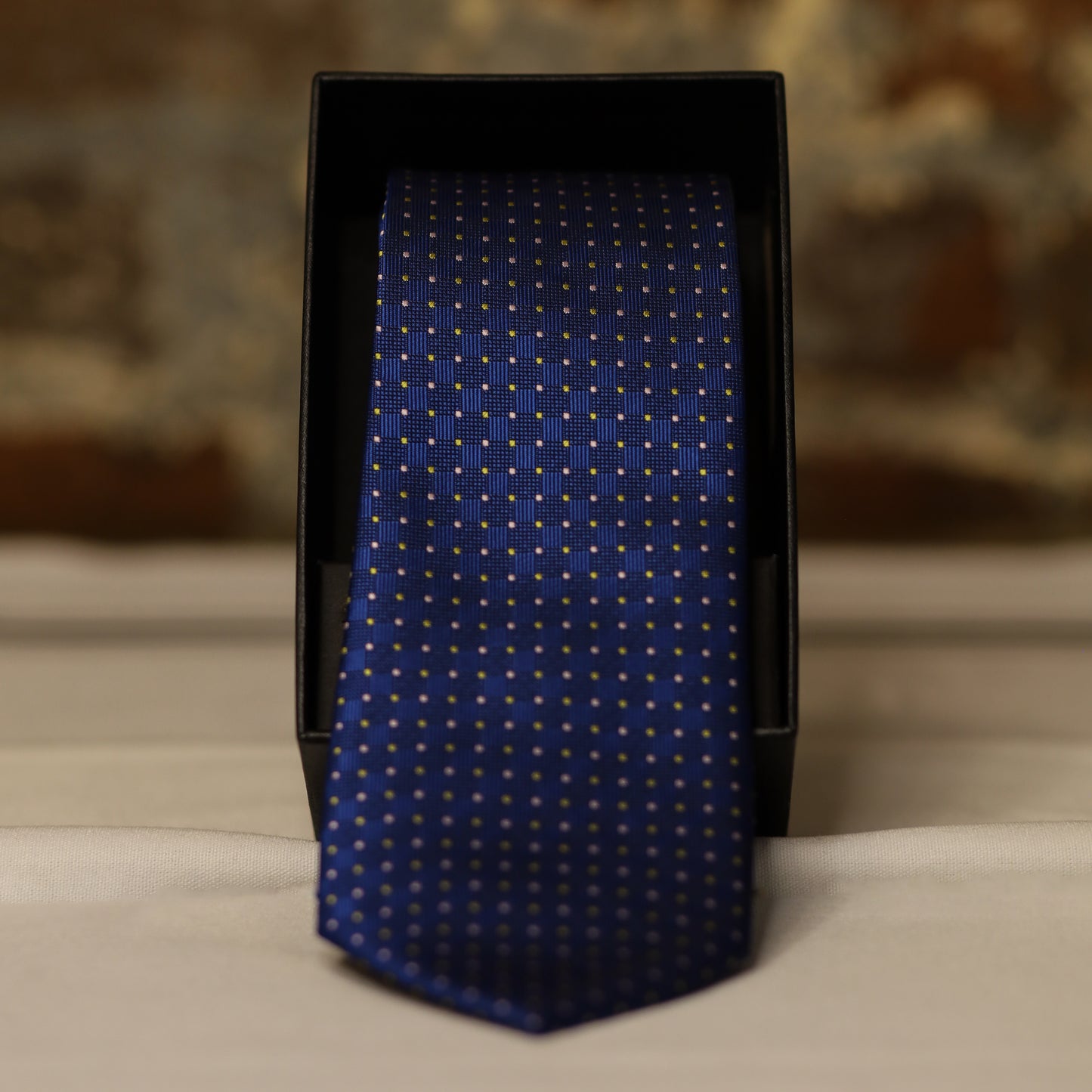 Ensemble Cravate, Mouchoir de Poche, Pince à Cravate et Boutons de Manchette à Motif Bleu et Doré - Gentlemen's Code