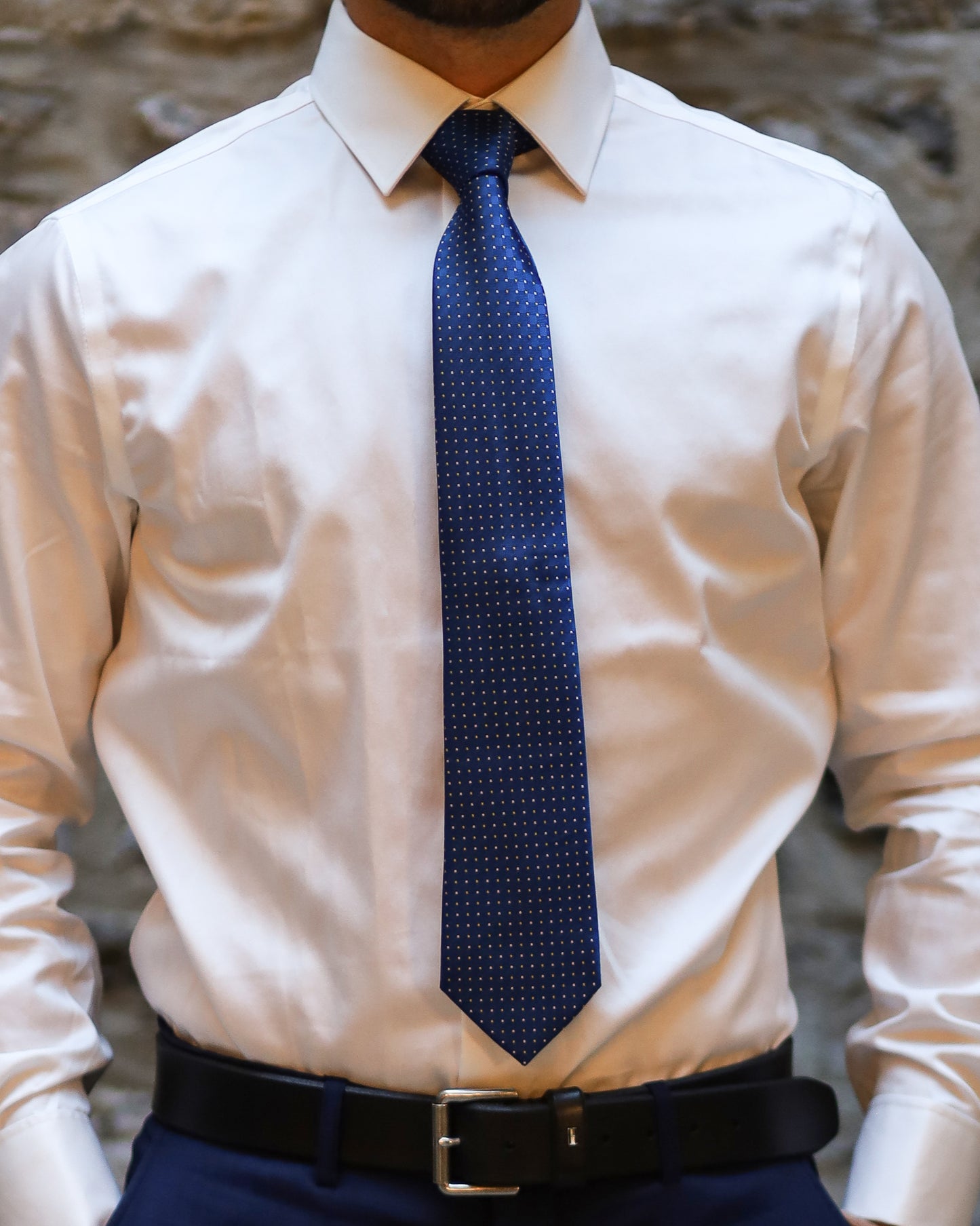 Ensemble Cravate, Mouchoir de Poche, Pince à Cravate et Boutons de Manchette à Motif Bleu et Doré - Gentlemen's Code