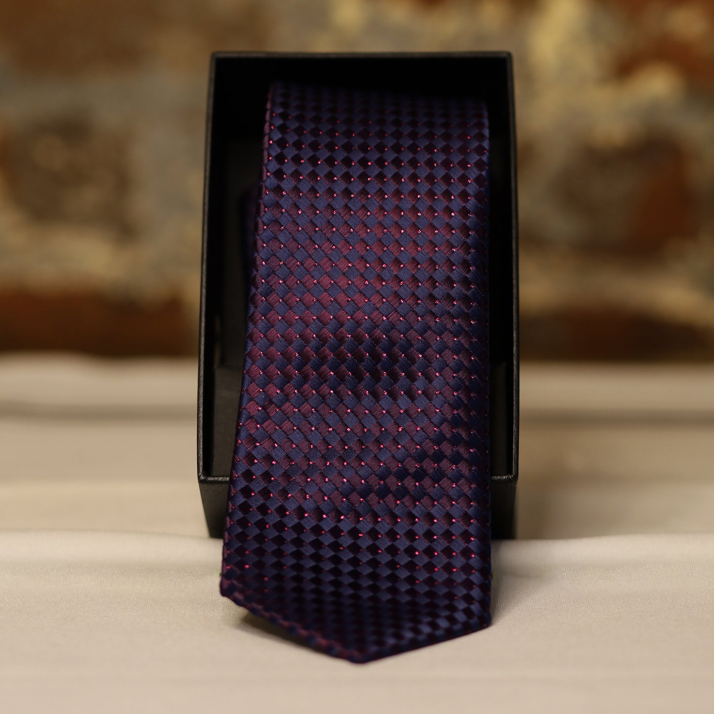 Ensemble Cravate, Mouchoir de Poche, Pince à Cravate et Boutons de Manchette à Motif Mauve - Gentlemen's Code