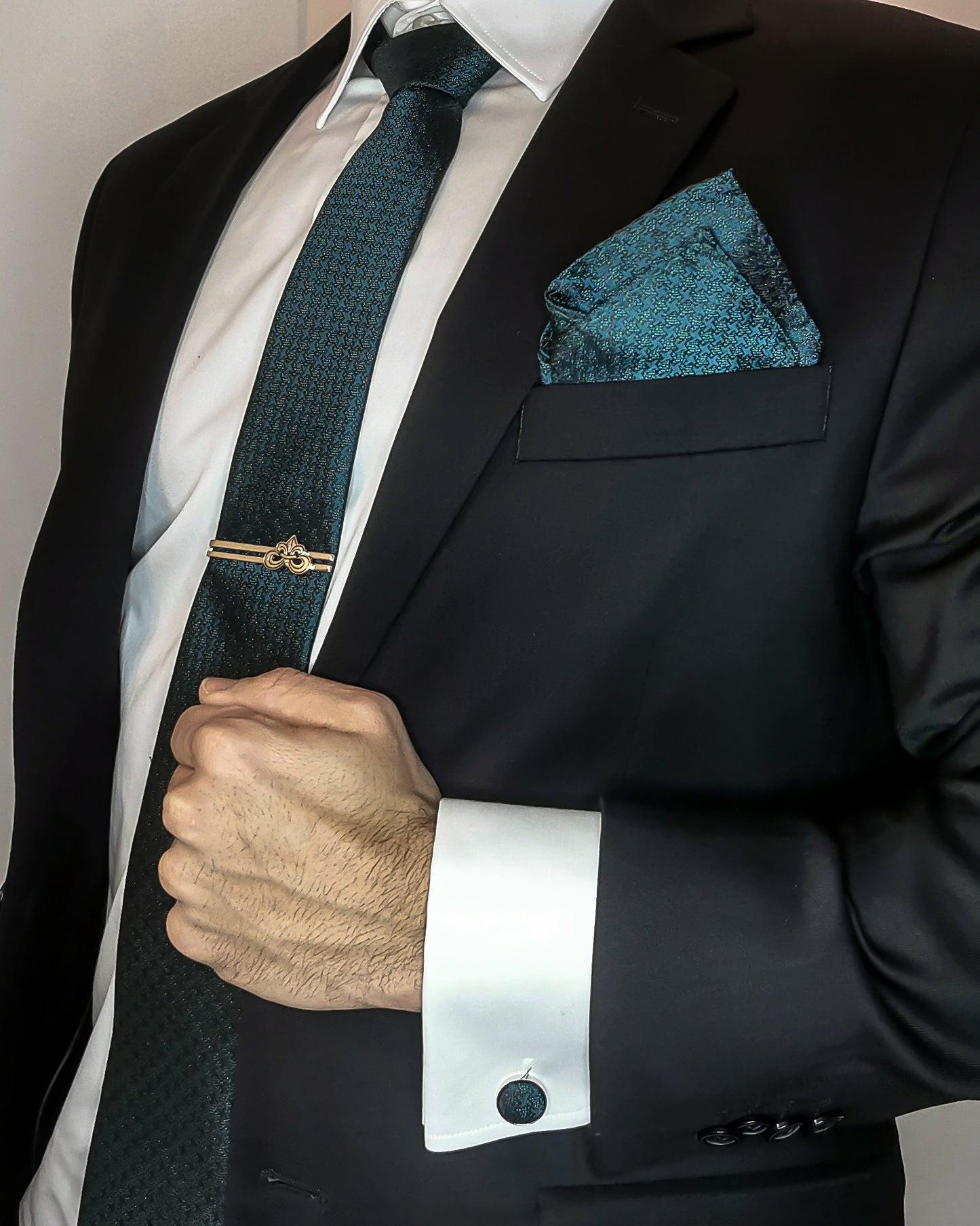 Ensemble Cravate, Mouchoir de Poche, Pince à Cravate et Boutons de Manchette à Motif Vert Forêt - Gentlemen's Code