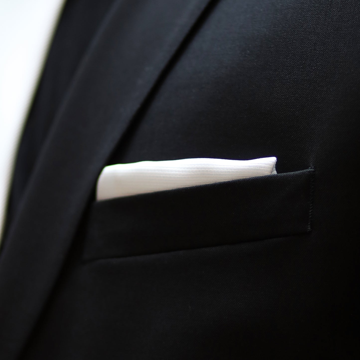 Ensemble Cravate, Mouchoir de Poche, Pince à Cravate et Boutons de Manchette Blanc - Gentlemen's Code